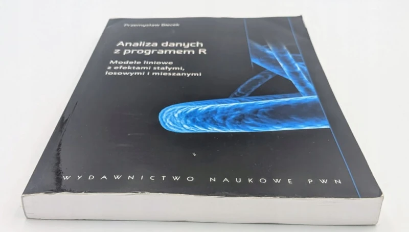 Analiza danych z programem R Przemysław Biecek